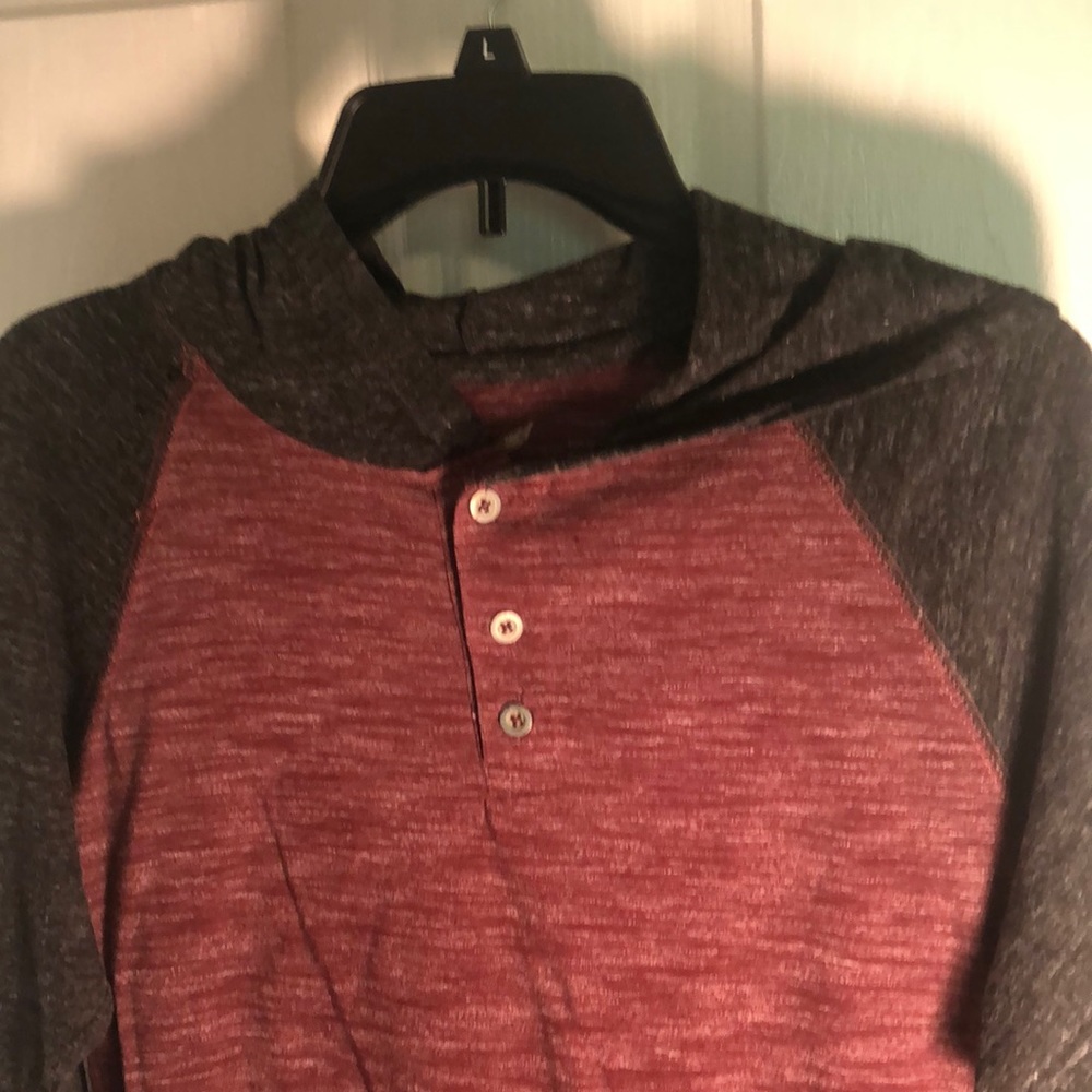 Casual hooded long sleeve t-shirt